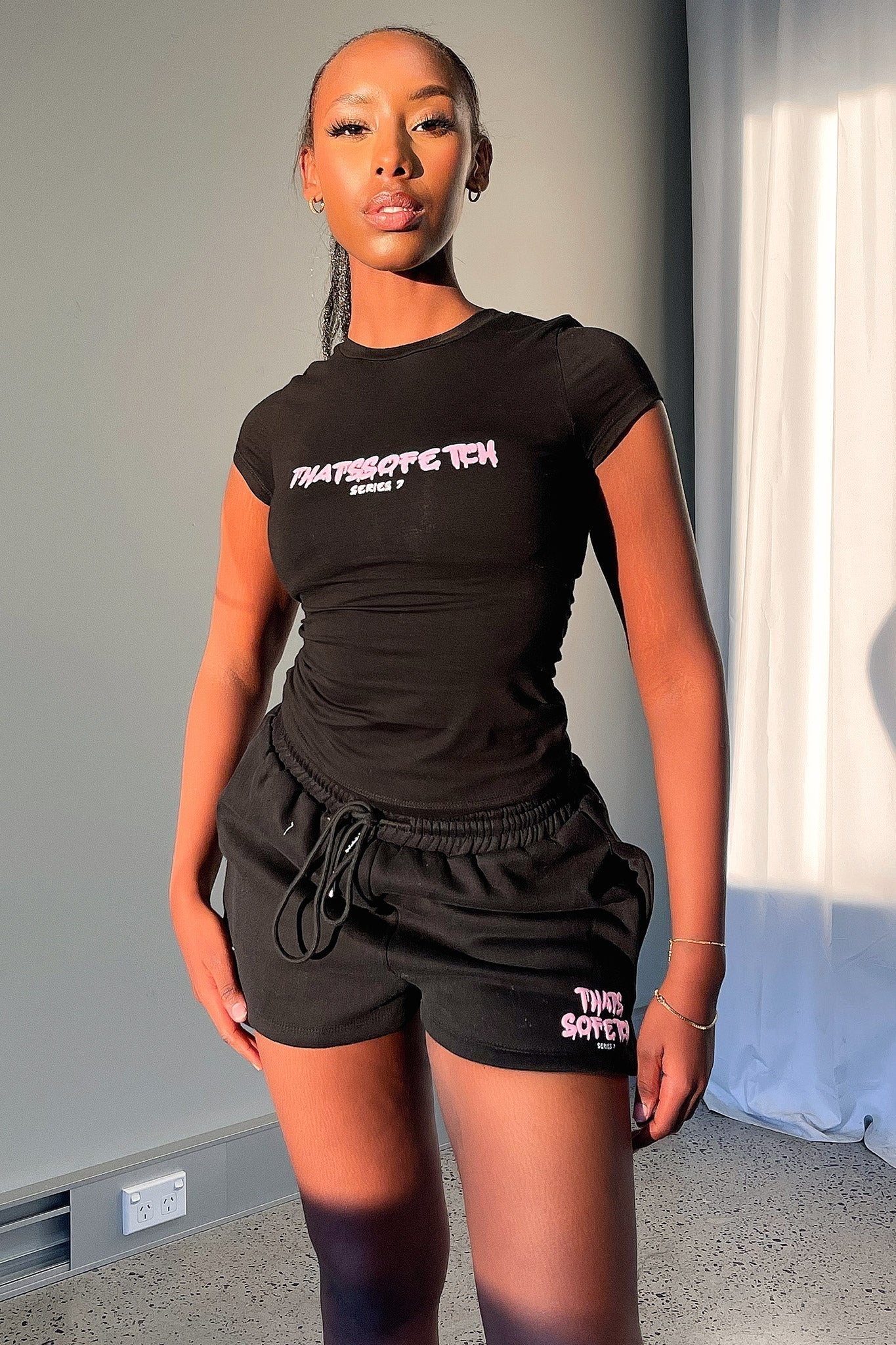 Series 7 Shorts - Black/Pink